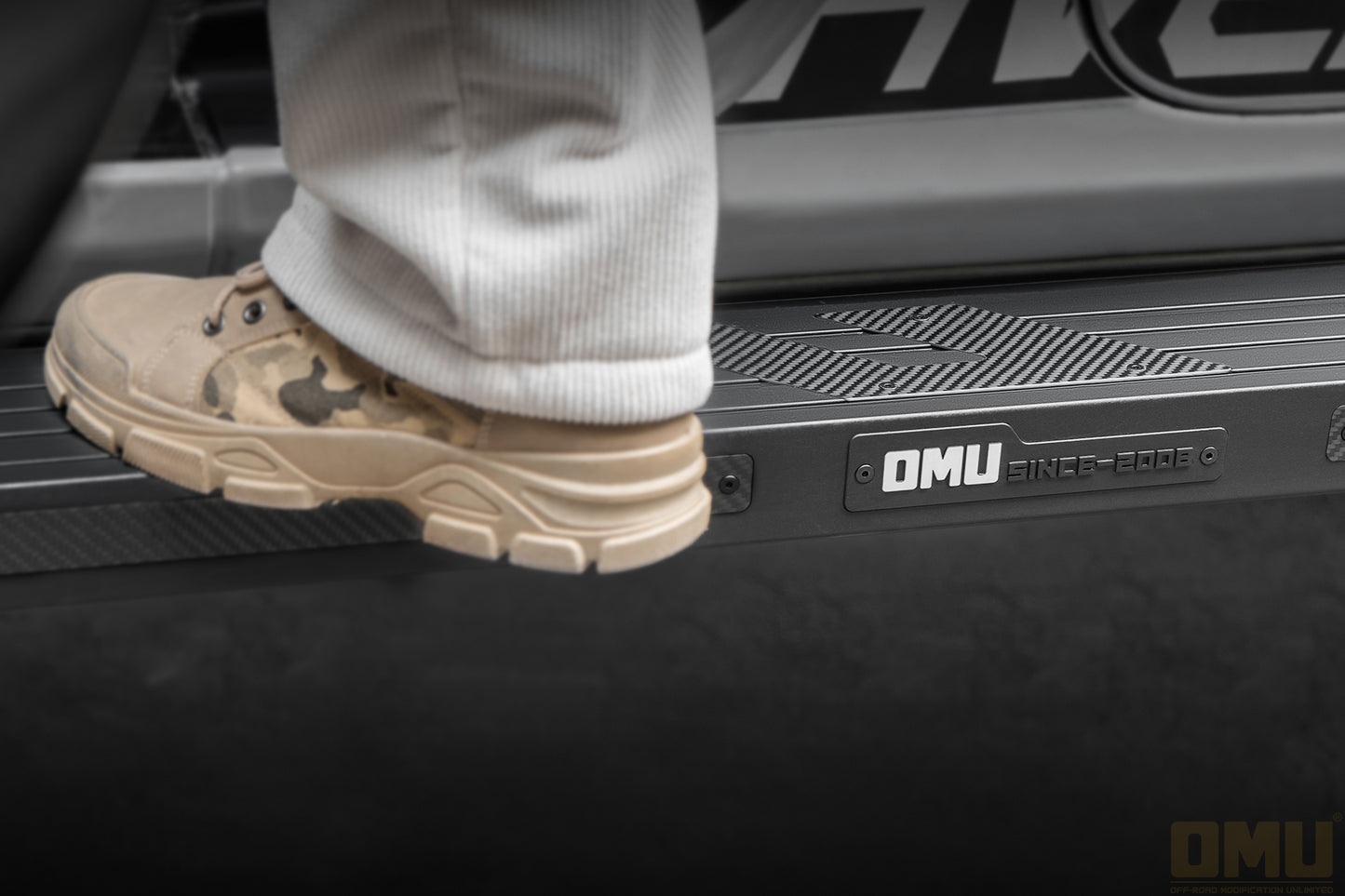 OMU Genesis Series Aluminum Running Board Side Step For Jeep Wrangler JL