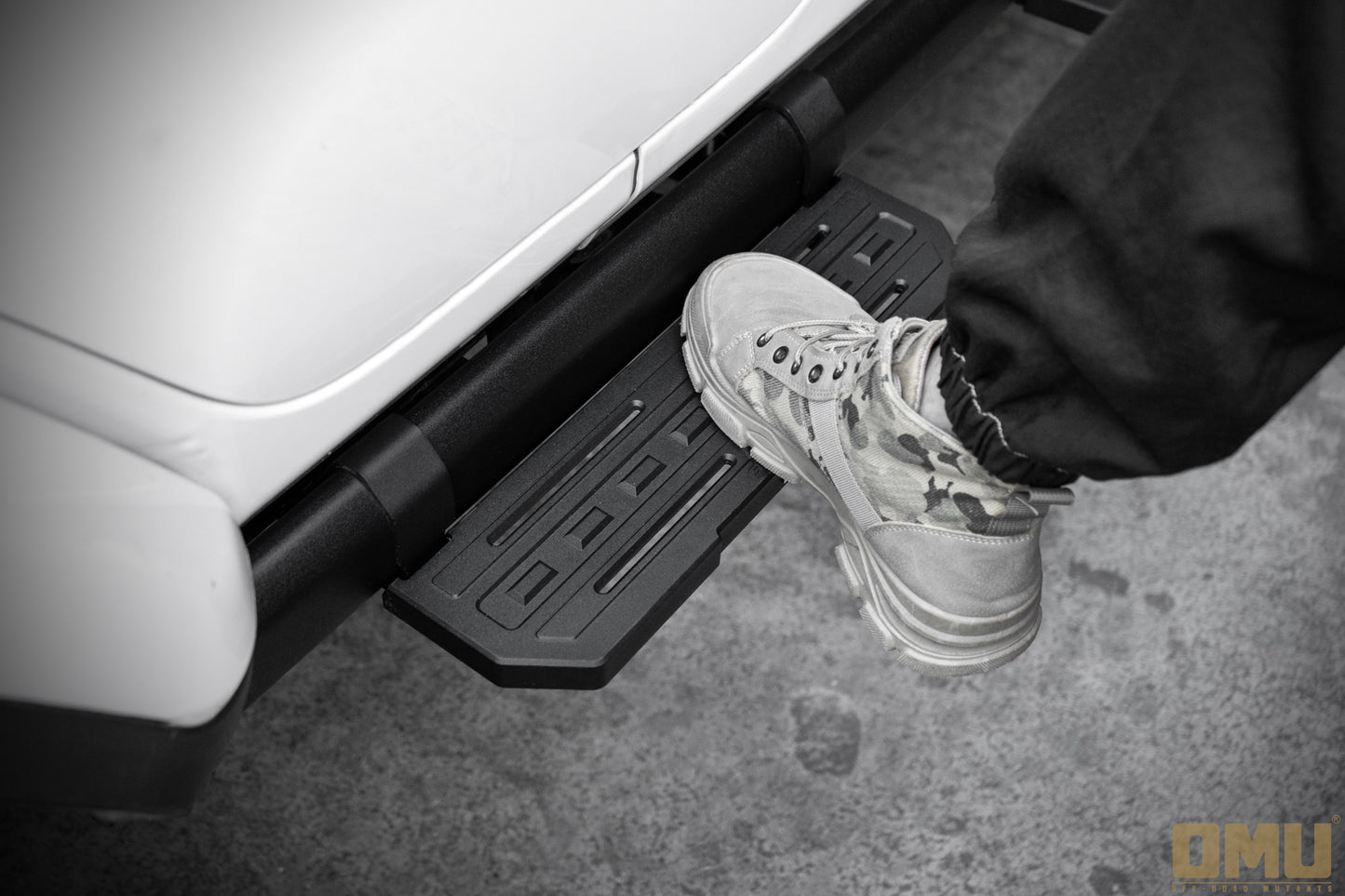 OMU Genesis Series  Running Board Side Step For Jeep Wrangler JL with Rubicon OEM side bar