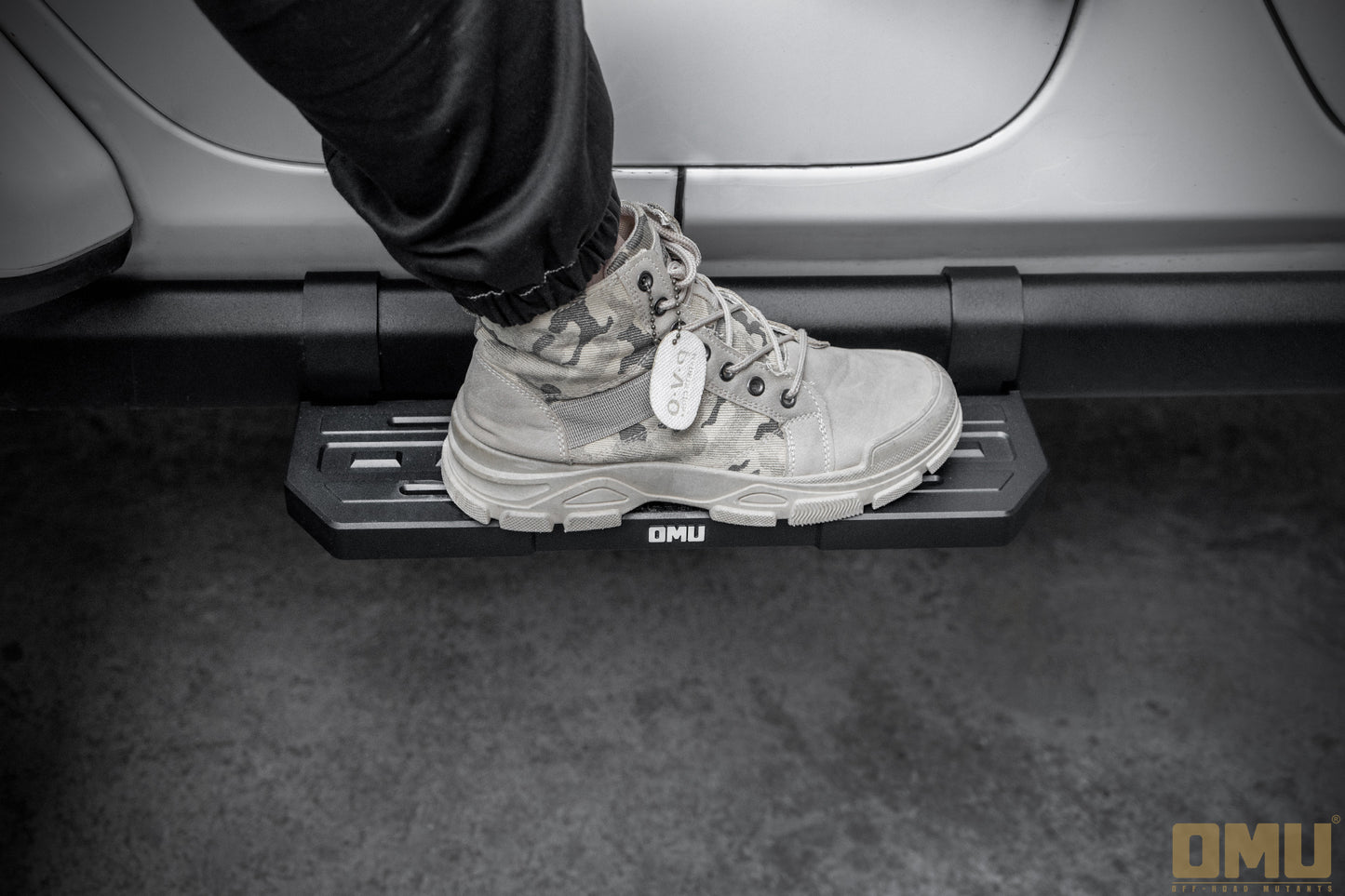 OMU Genesis Series  Running Board Side Step For Jeep Wrangler JL with Rubicon OEM side bar