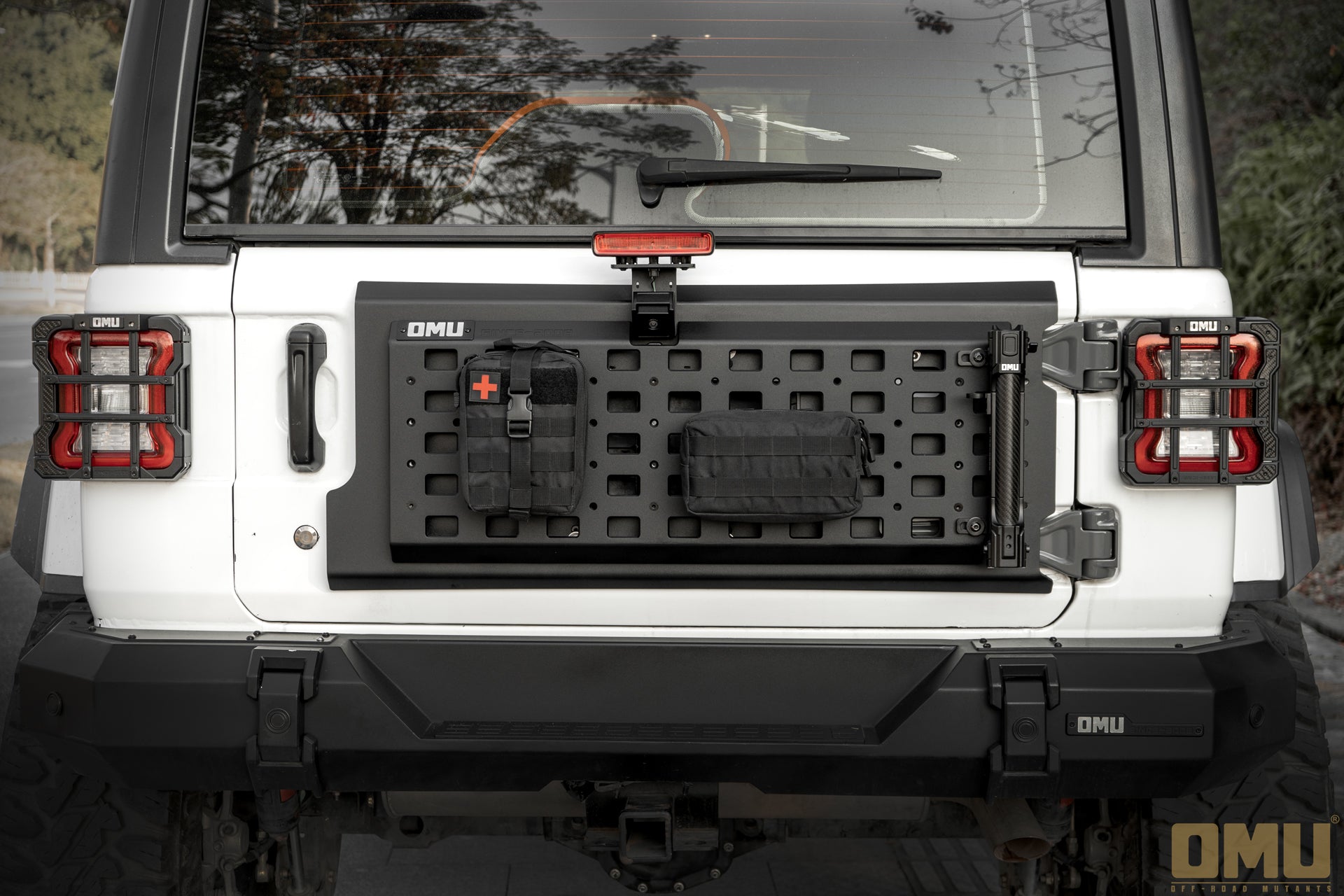 OMU Genesis Series Multi-Function Tailgate Expansion Panel For