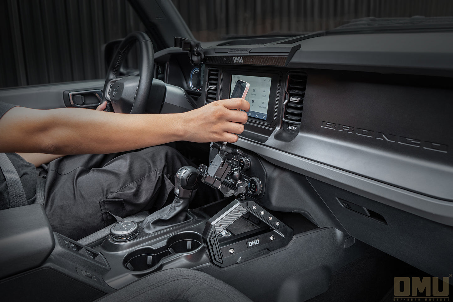 OMU Genesis Series Aluminum Center Console Grab Handle With Phone Holder For Ford Bronco